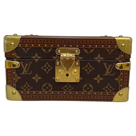 louis vuitton fa i saldi|Louis Vuitton scatole.